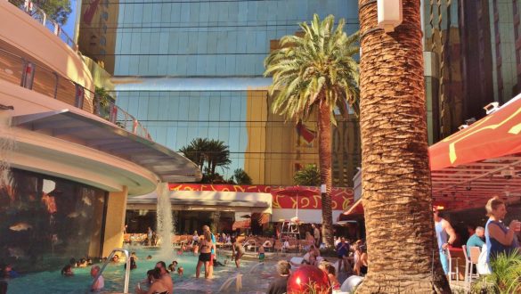Fotodagbog fra Las Vegas - Swimmingpoolen på Golden Nugget Hotel - Rejsdiglykkelig.dk