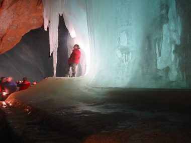 Eisreisenwelt - Verdens største ishule - www.rejsdiglykkelig.dk