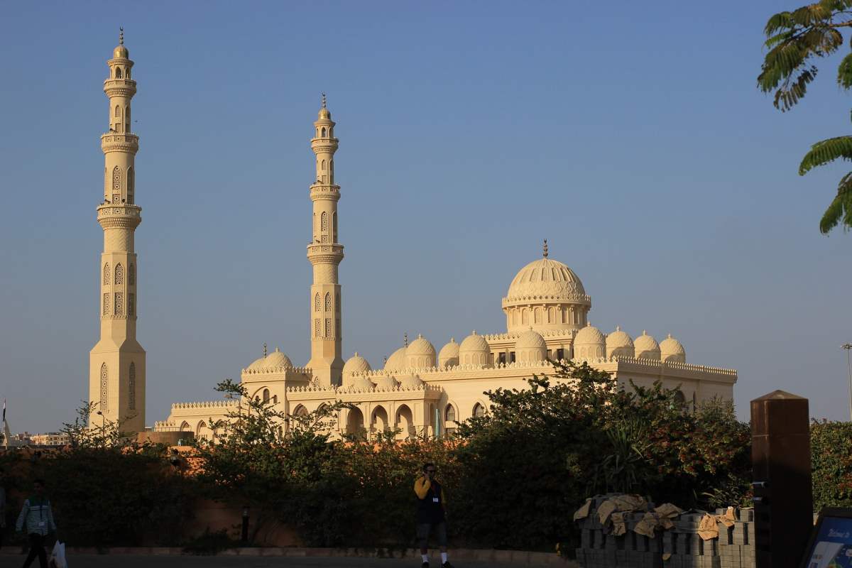 14 Oplevelser i Hurghada - El Mina Moskeen - Rejs Dig Lykkelig