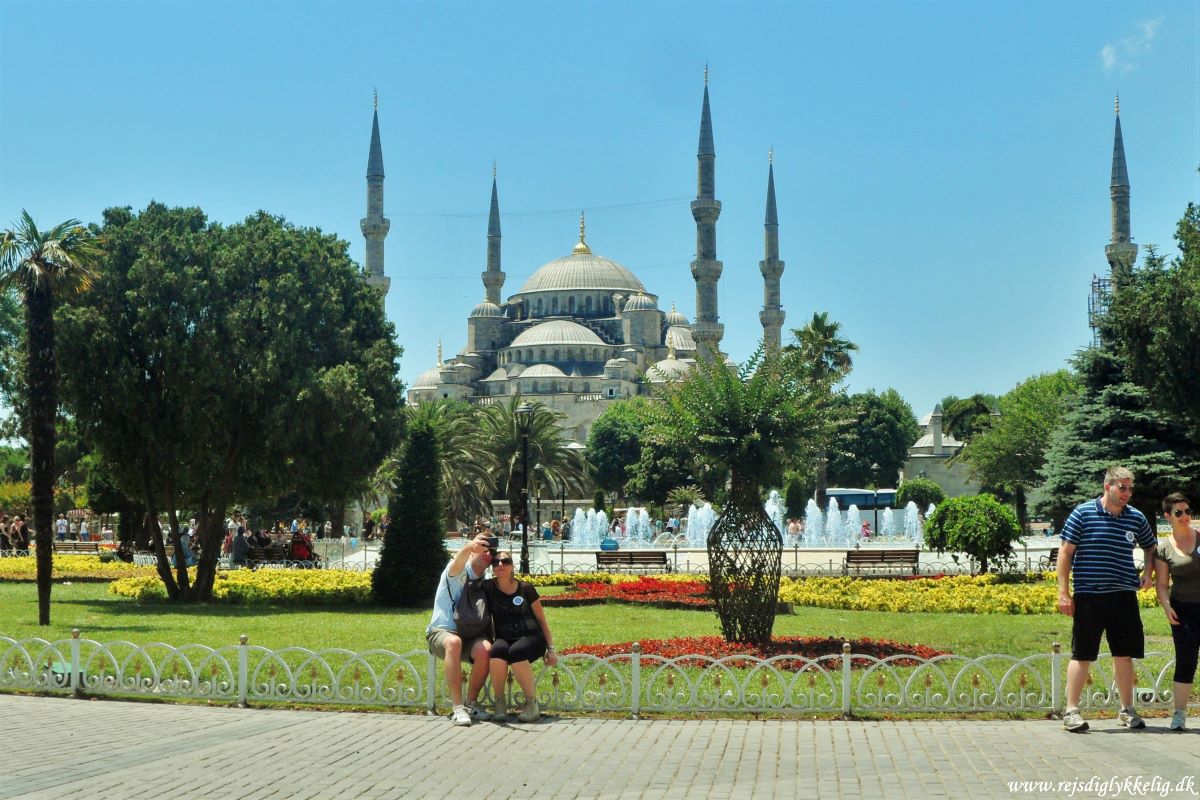 18 seværdigheder og oplevelser i Istanbul - Den blå moske - Rejsdiglykkelig.dk