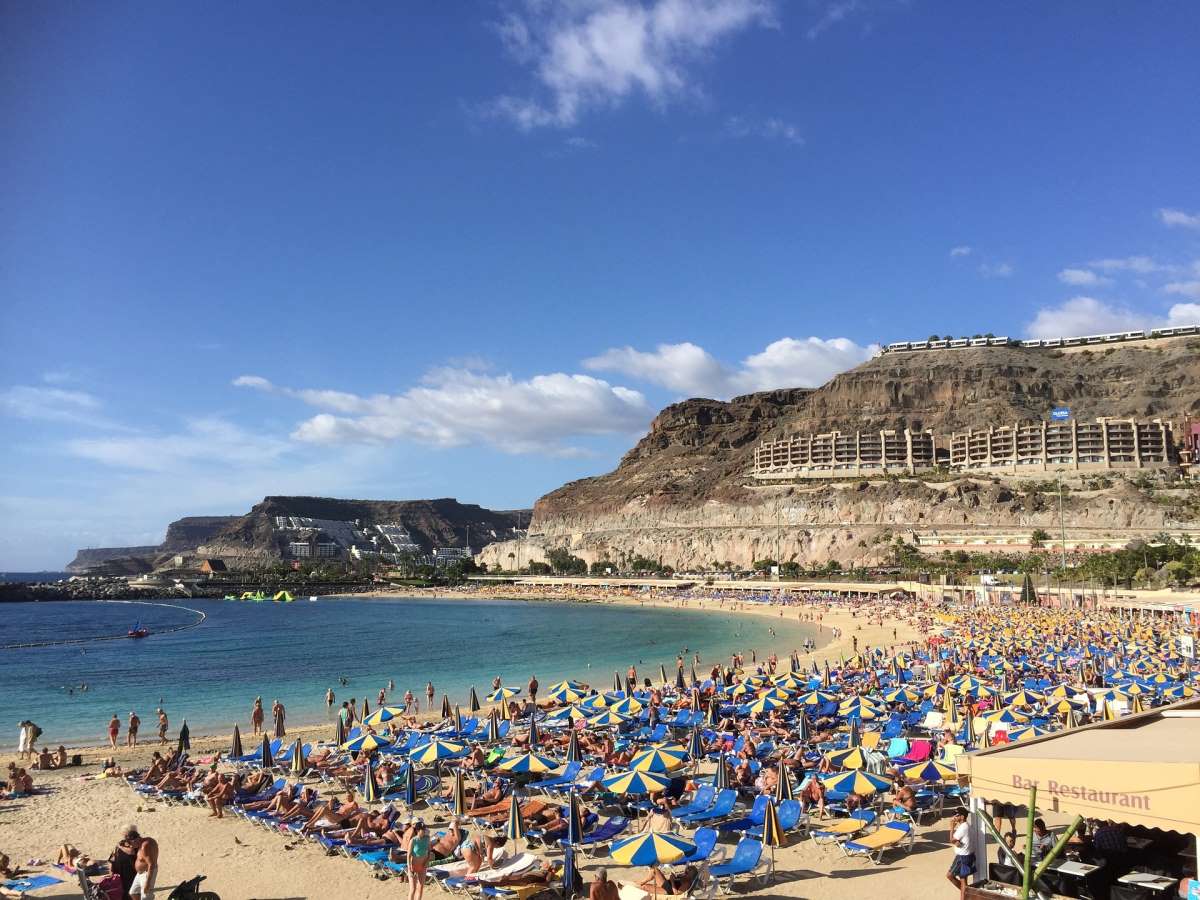 Seværdigheder og Oplevelser på Gran Canaria - Amadores Beach - Rejs Dig Lykkelig