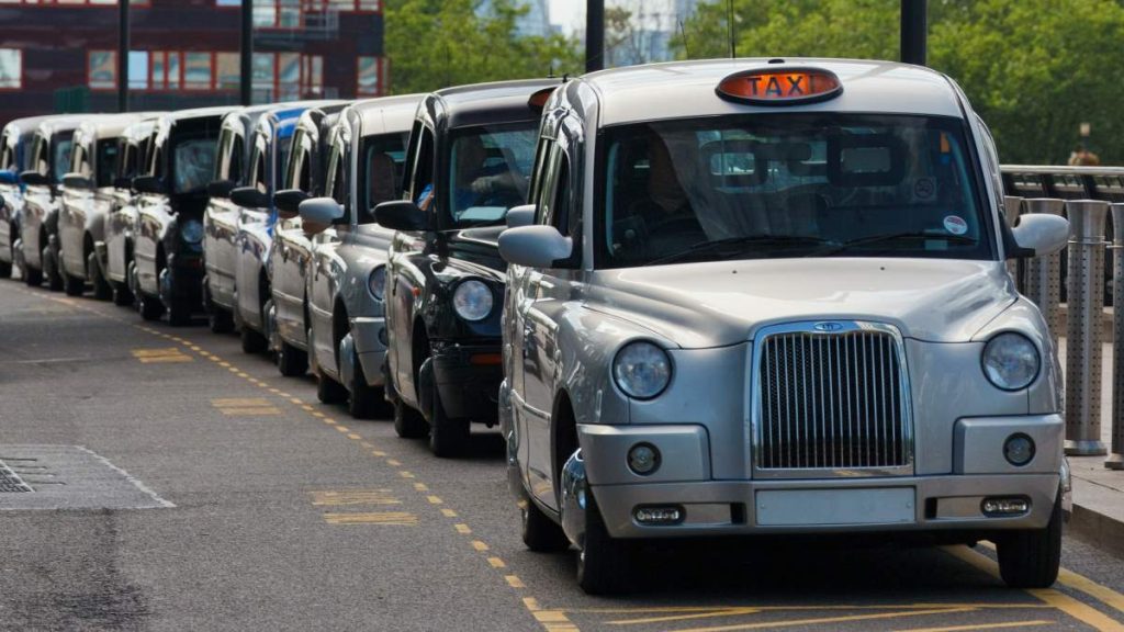 Kør med en Black Cab - Rejs Dig Lykkelig
