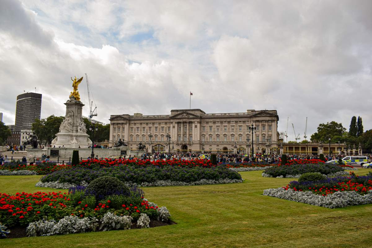 London Bucketlist; 60+ oplevelser i London - Buckingham Palace - Rejs Dig Lykkelig