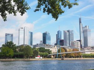 Oplevelser i Frankfurt - Main Tower - Rejs Dig Lykkelig