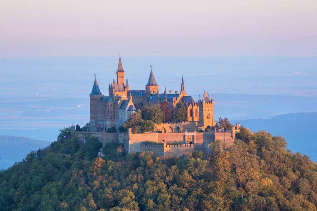 12 Eventyrlige Slotte i Tyskland - Burg Hohenzollern - Rejs Dig Lykkelig Burg Hohenzollern - Rejs Dig Lykkelig