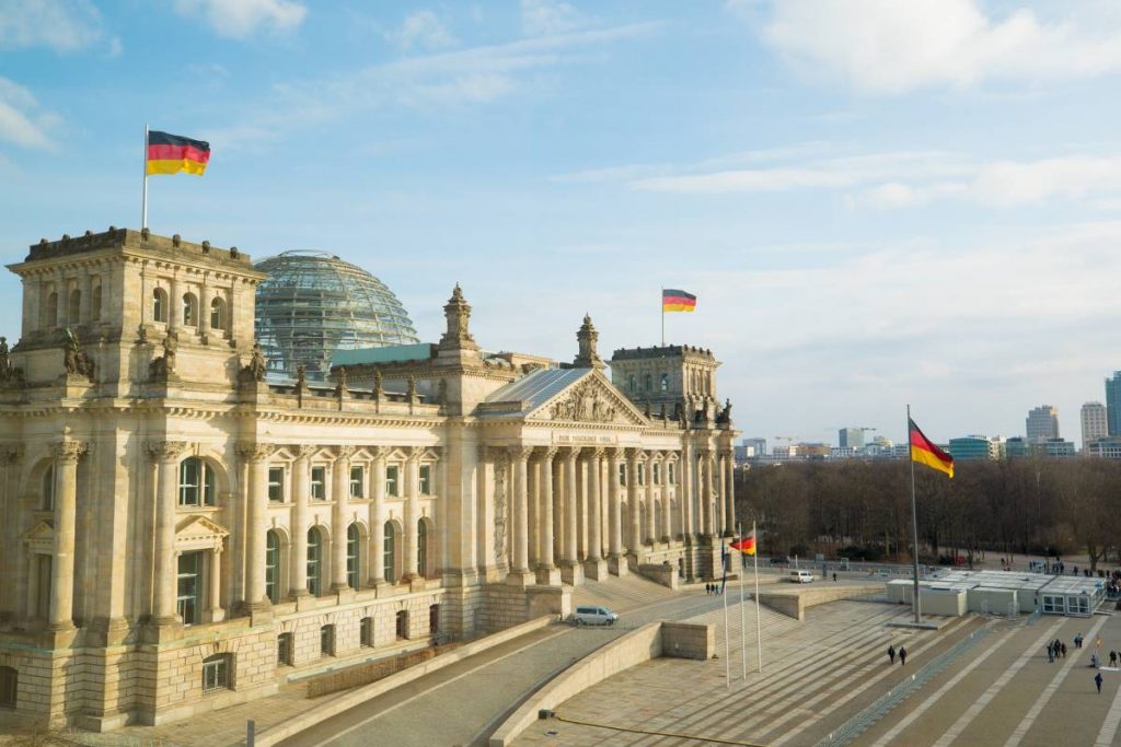 20 Must-see Seværdigheder i Berlin - Reichstag - Rejs Dig Lykkelig