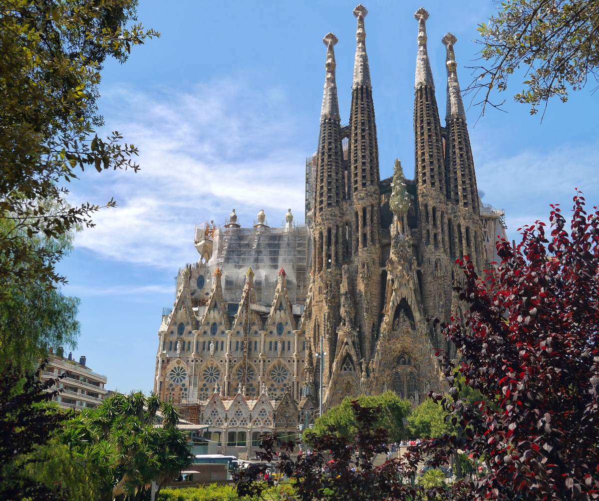 Top 10 Oplevelser i Barcelona - Sagrada Familia - Rejs Dig Lykkelig