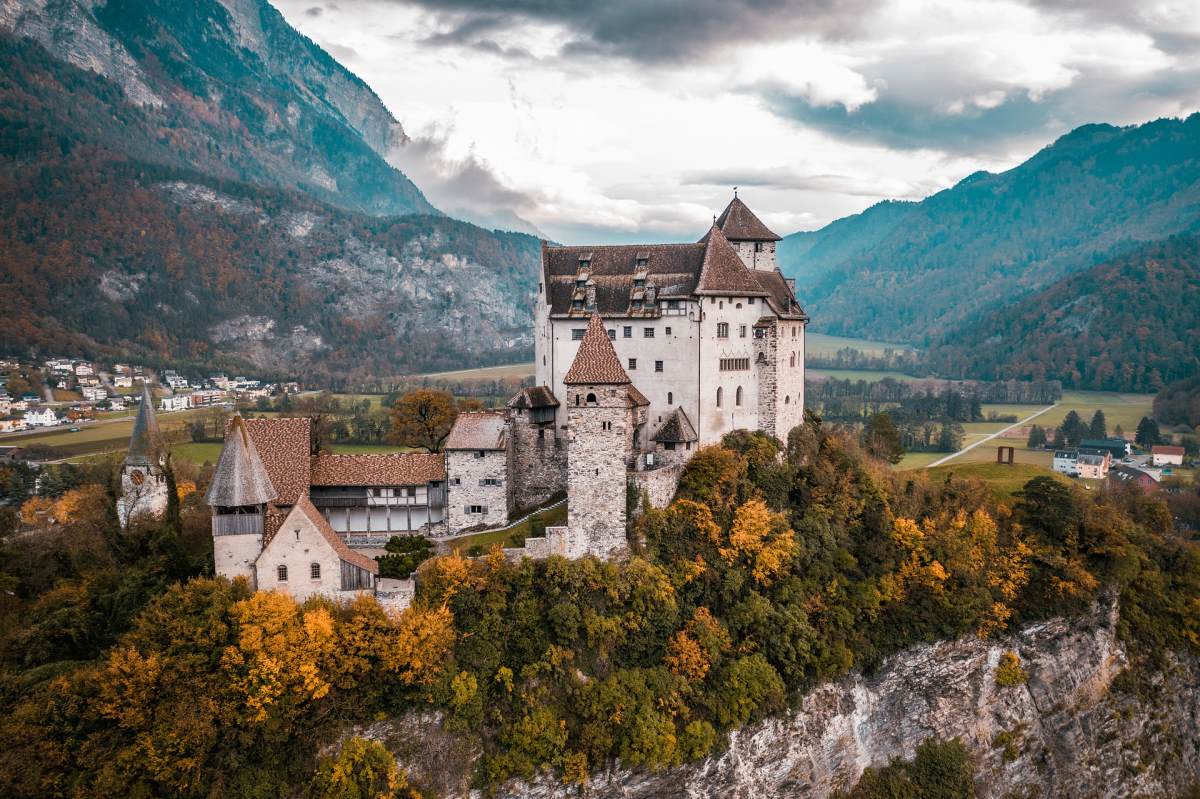 12 Oplevelser i Liechtenstein - Burg Gutenberg - Rejs Dig Lykkelig