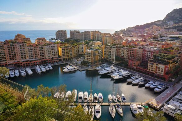 15 Seværdigheder og Oplevelser i Monaco - Port de Fontvieille -Rejs Dig Lykkelig