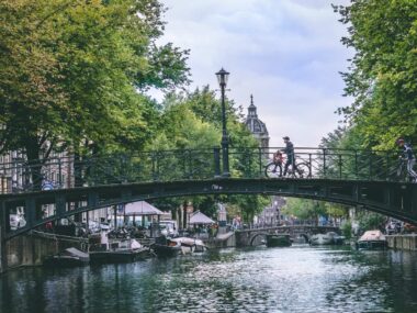 Bydele i Amsterdam - Rejs Dig Lykkelig