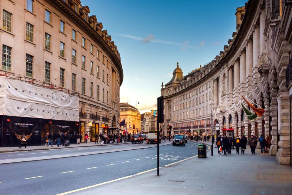 Regent Street i London - Rejs Dig Lykkelig