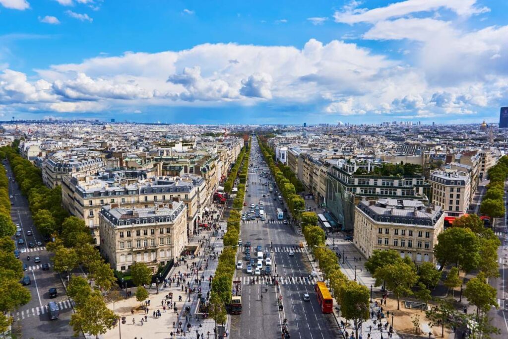 Champs Elysees i Paris - Rejs Dig Lykkelig