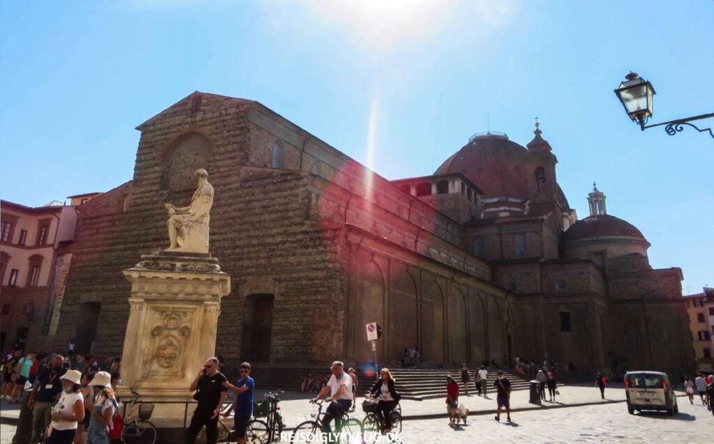 Seværdigheder og Oplevelser i Firenze - San Lorenzo Basilikaen - Rejs Dig Lykkelig San Lorenzo Basilikaen - Rejs Dig Lykkelig