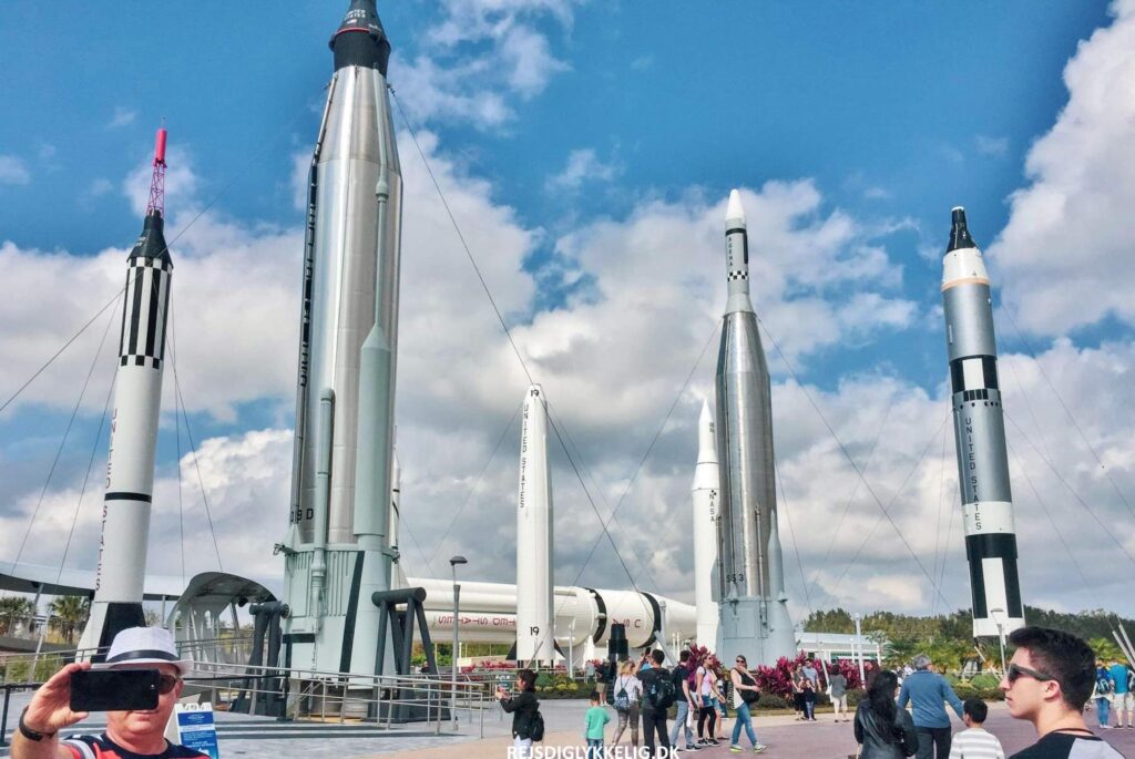 Rumraketter - Rejs Dig Lykkelig