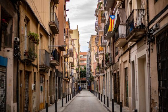 De Bedste Steder at bo i Barcelona - El Raval - Rejs Dig Lykkelig