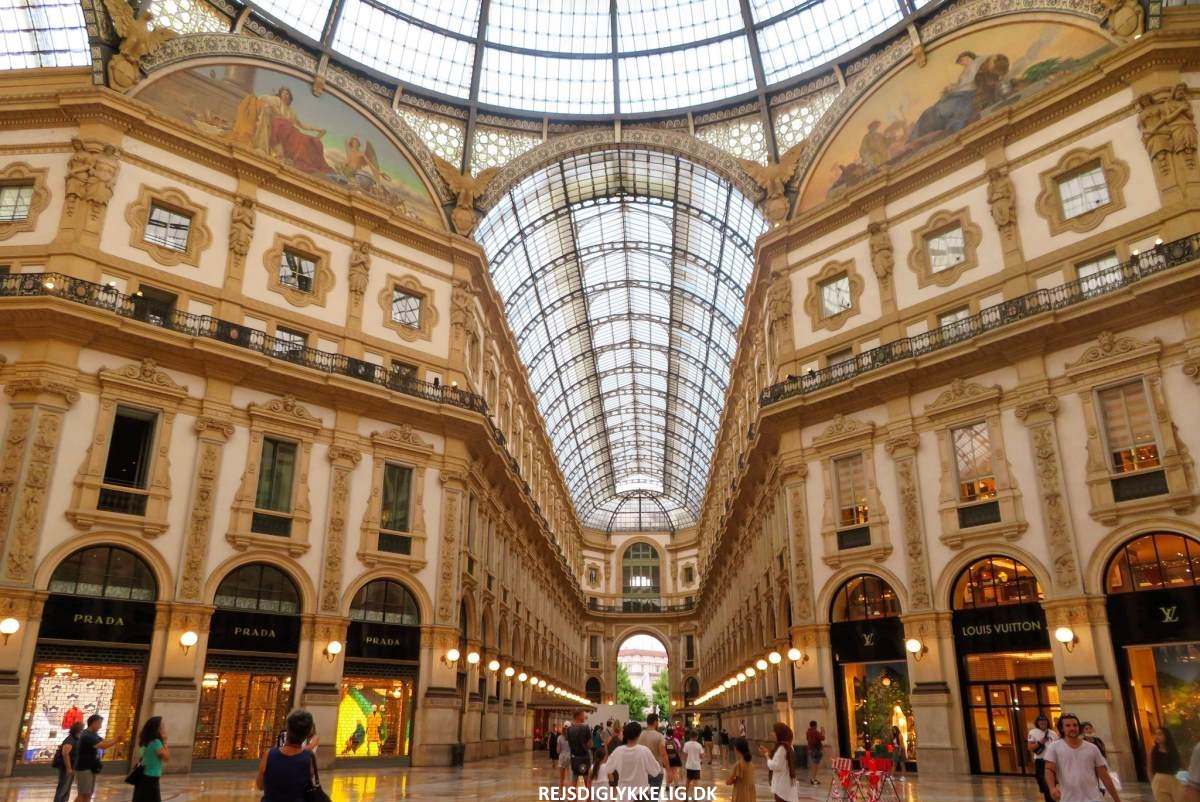 De Bedste Steder til Shopping i Milano - Galleria Vittorio Emanuele II - Rejs Dig Lykkelig