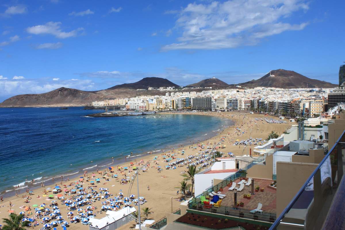 Fantastiske Strande på Gran Canaria - Las Canteras - Rejs Dig Lykkelig