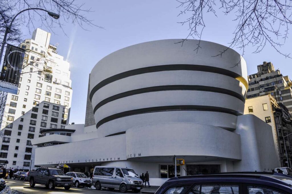 De Bedste Museer i New York - Guggenheim - Rejs Dig Lykkelig Guggenheim - Rejs Dig Lykkelig