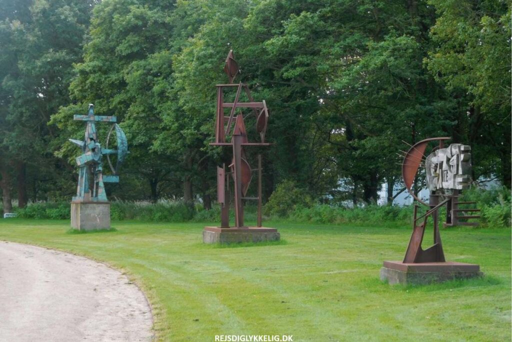 Skulpturparken - Rejs Dig Lykkelig