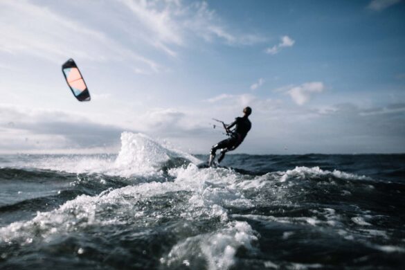 Vilde Action Oplevelser i Jylland - Surfing - Rejs Dig Lykkelig