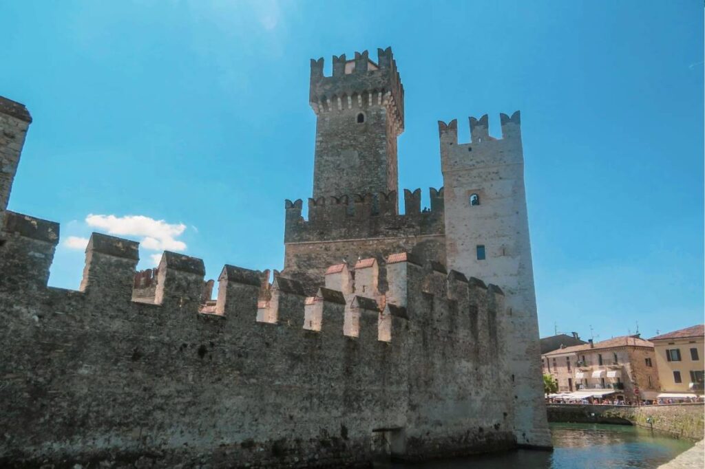 Seværdigheder og Oplevelser ved Gardasøen - Sirmione - Rejs Dig Lykkelig Seværdigheder og Oplevelser ved Gardasøen - Sirmione - Rejs Dig Lykkelig