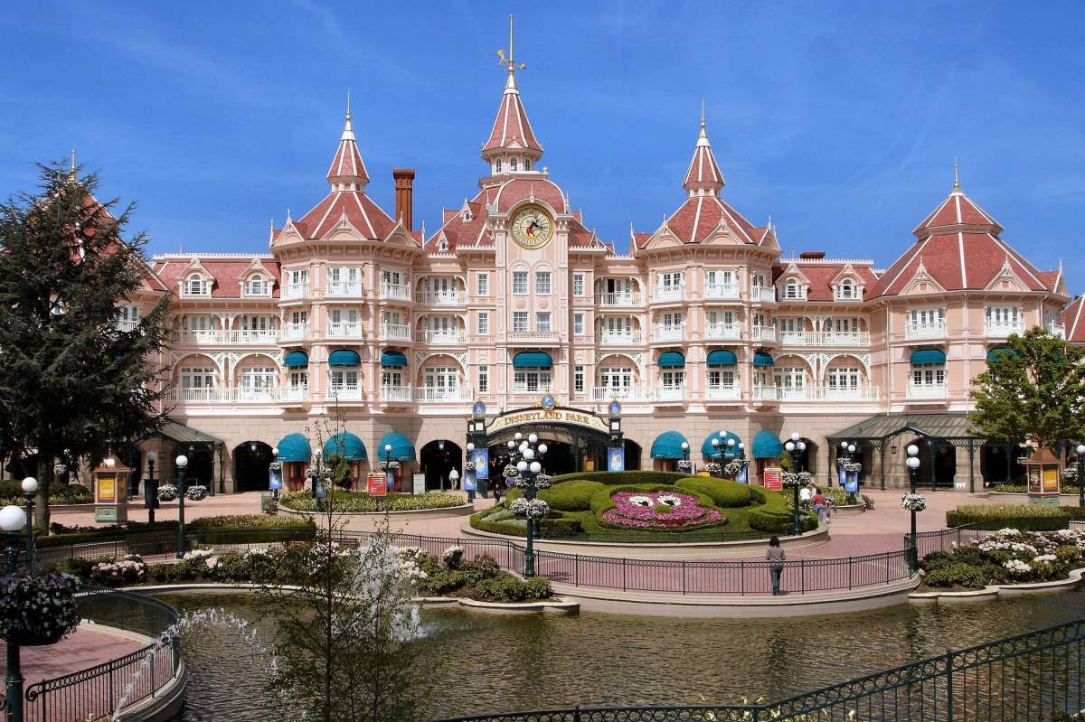 Guide til Disneyland Paris - Disneyland Resort Paris - Rejs Dig Lykkelig