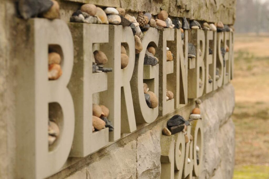 Seværdigheder og Oplevelser i Nordtyskland - Bergen-Belsen Memorial - Rejs Dig Lykkelig