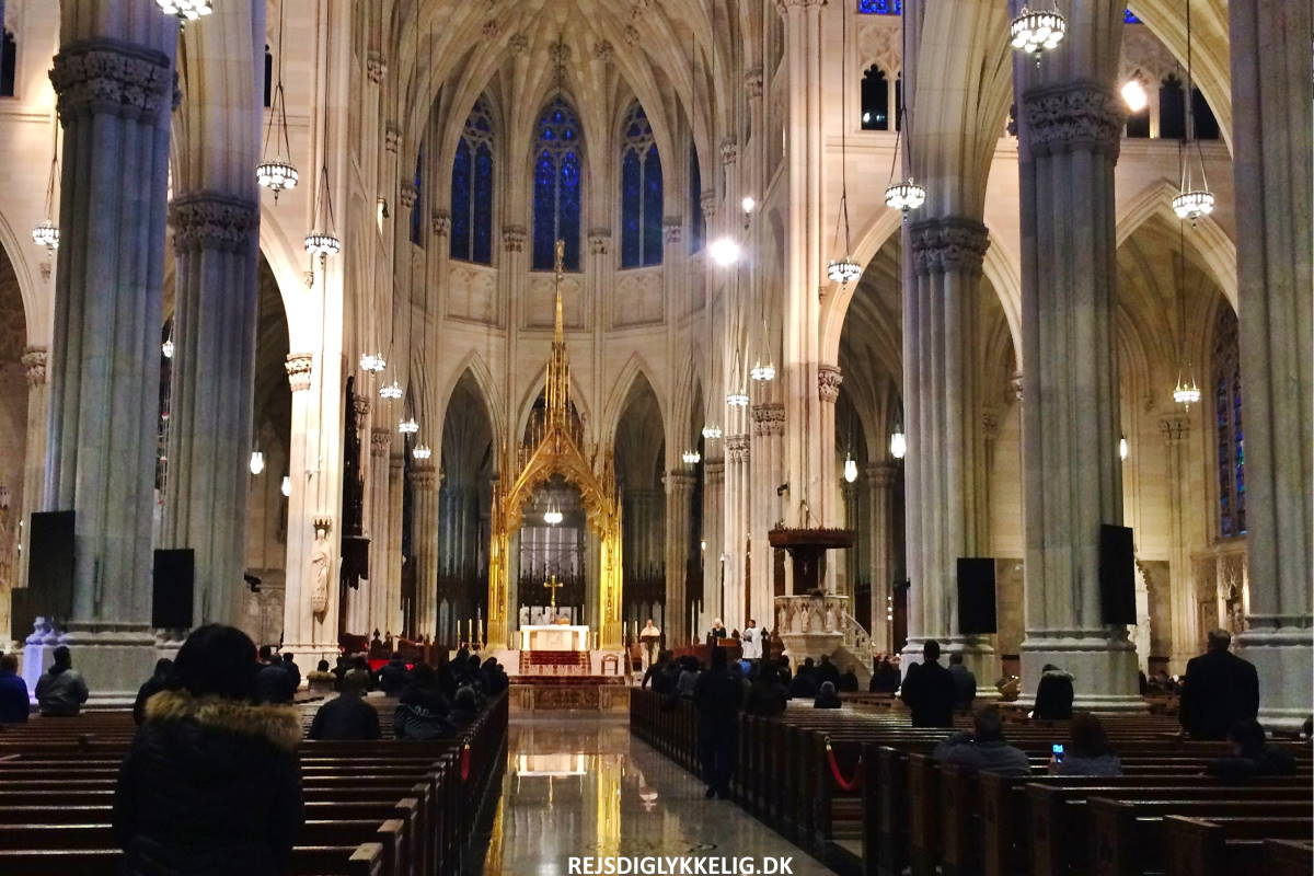 Gratis Seværdigheder og Oplevelser i New York - St. Patricks Cathedral - Rejs Dig Lykkelig