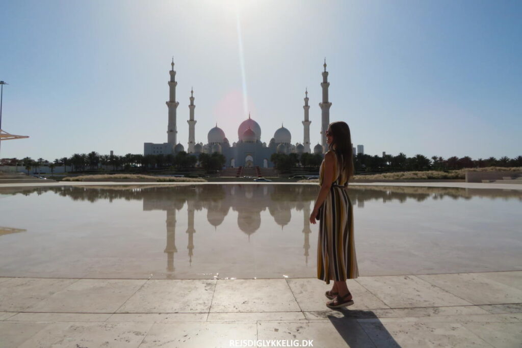 Seværdigheder og Oplevelser i Dubai - Dagstur til Abu Dhabi - Rejs Dig Lykkelig