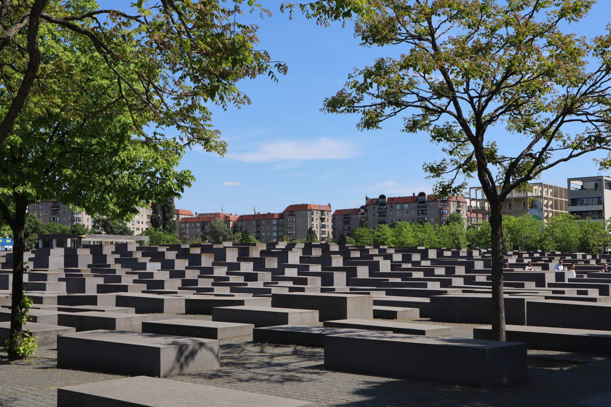 Holocaust Memorial - Rejs Dig Lykkelig
