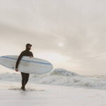 Seværdigheder og Oplevelser i Hvide Sande - Surfing - Rejs Dig Lykkelig