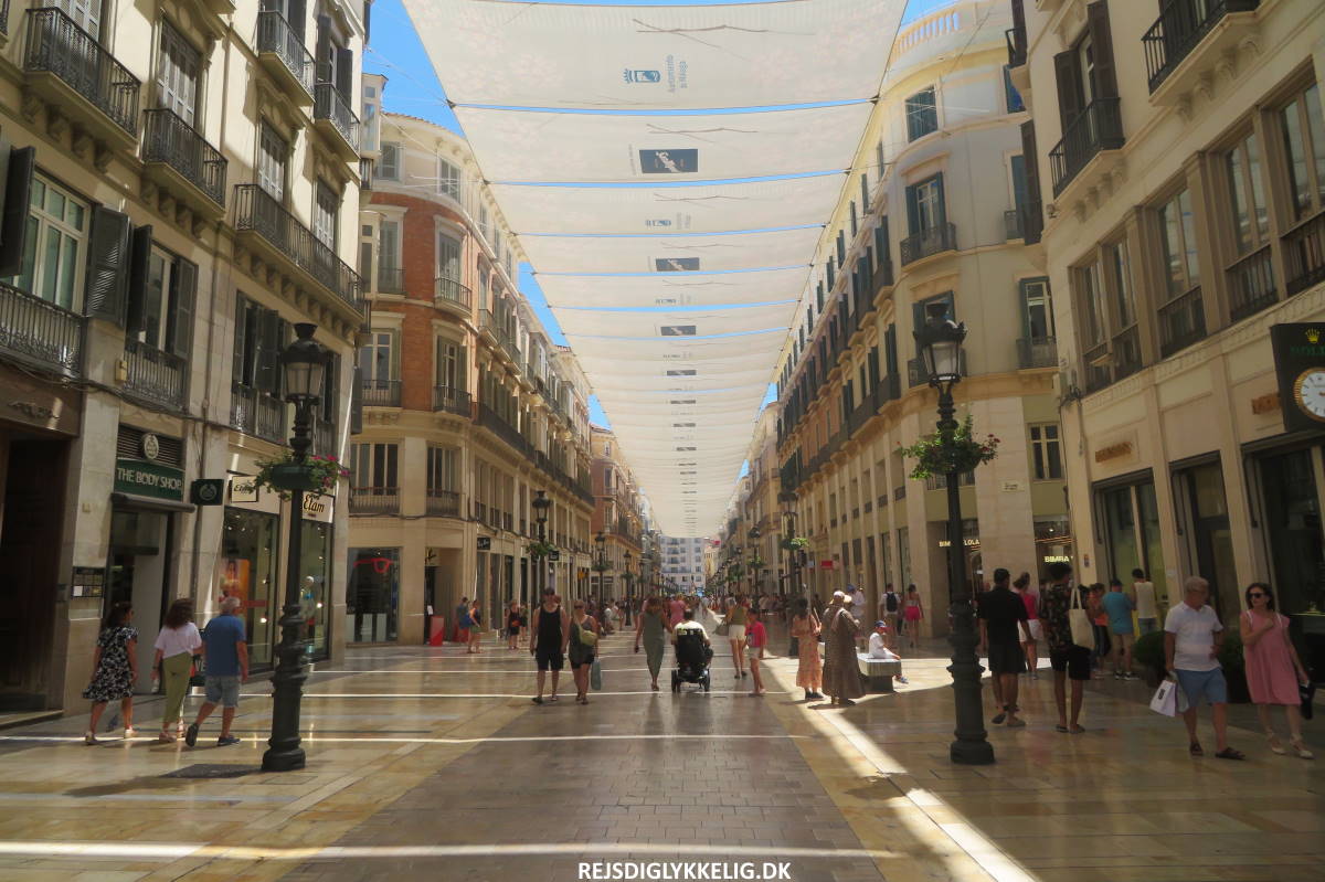 Seværdigheder og Oplevelser i Malaga - Calle Larios - Rejs Dig Lykkelig