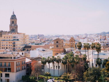 Hvor skal man bo i Malaga - Rejs Dig Lykkelig
