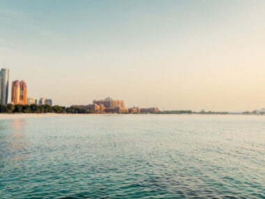 Hvor skal man bo i Abu Dhabi - Al Khalidiya - Rejs Dig Lykkelig