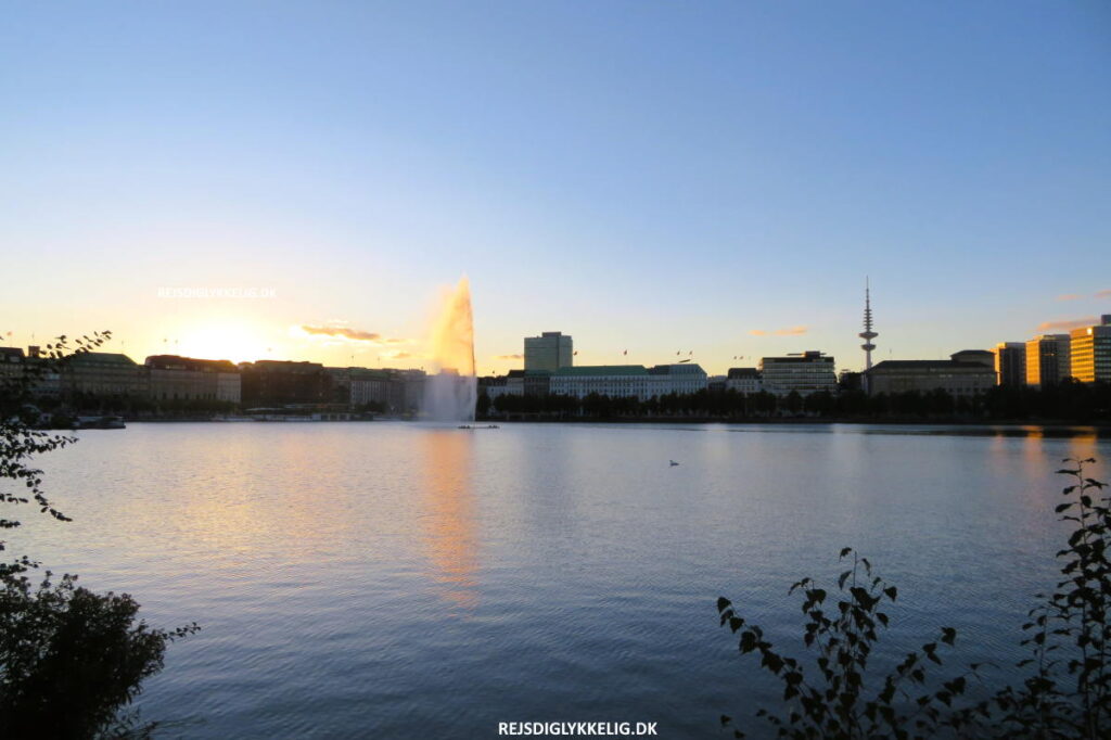 Seværdigheder og Oplevelser i Hamborg - Alster-søerne - Rejs Dig Lykkelig