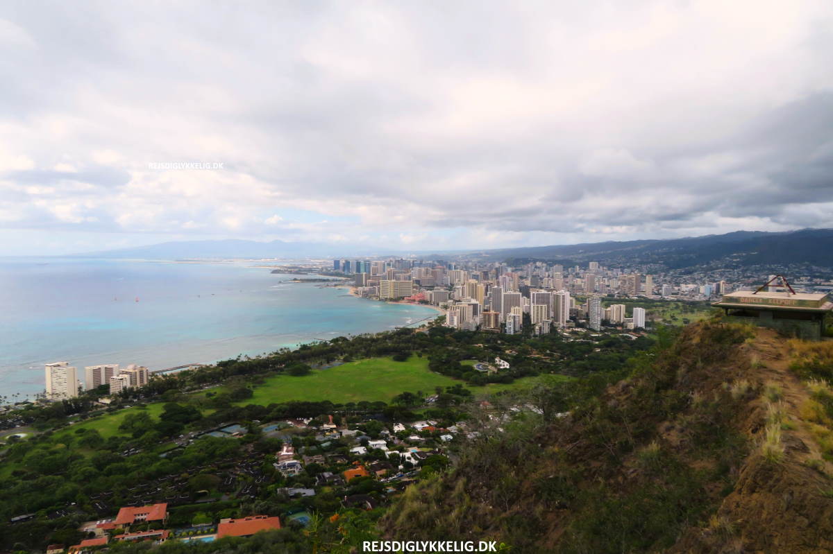 Seværdigheder og Oplevelser på Oahu i Hawaii - Diamond Head - Rejs Dig Lykkelig