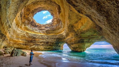 Seværdigheder og Oplevelser på Algarvekysten - Benagil-grotten - Rejs Dig Lykkelig
