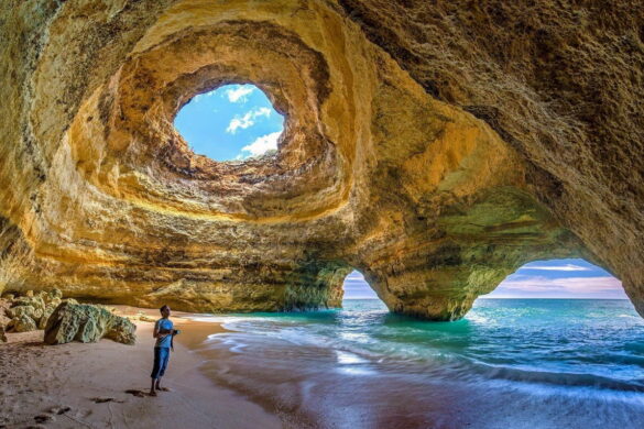 Seværdigheder og Oplevelser på Algarvekysten - Benagil-grotten - Rejs Dig Lykkelig