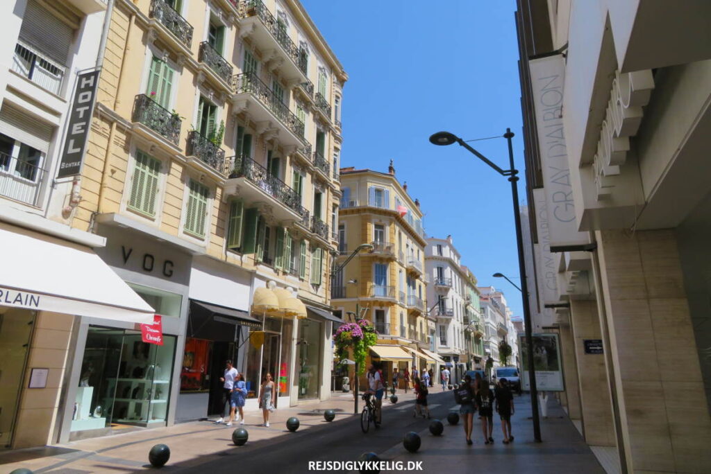 Rue d’Antibes - Rejs Dig Lykkelig