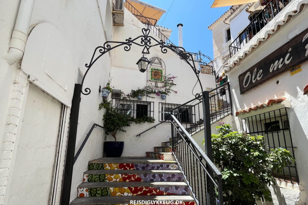 Seværdigheder og Oplevelser i Mijas - Flower Stairs - Rejs Dig Lykkelig Seværdigheder og Oplevelser i Mijas - Flower Stairs - Rejs Dig Lykkelig