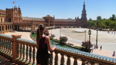 Seværdigheder og Oplevelser i Sevilla - Plaza de España - Rejs Dig Lykkelig