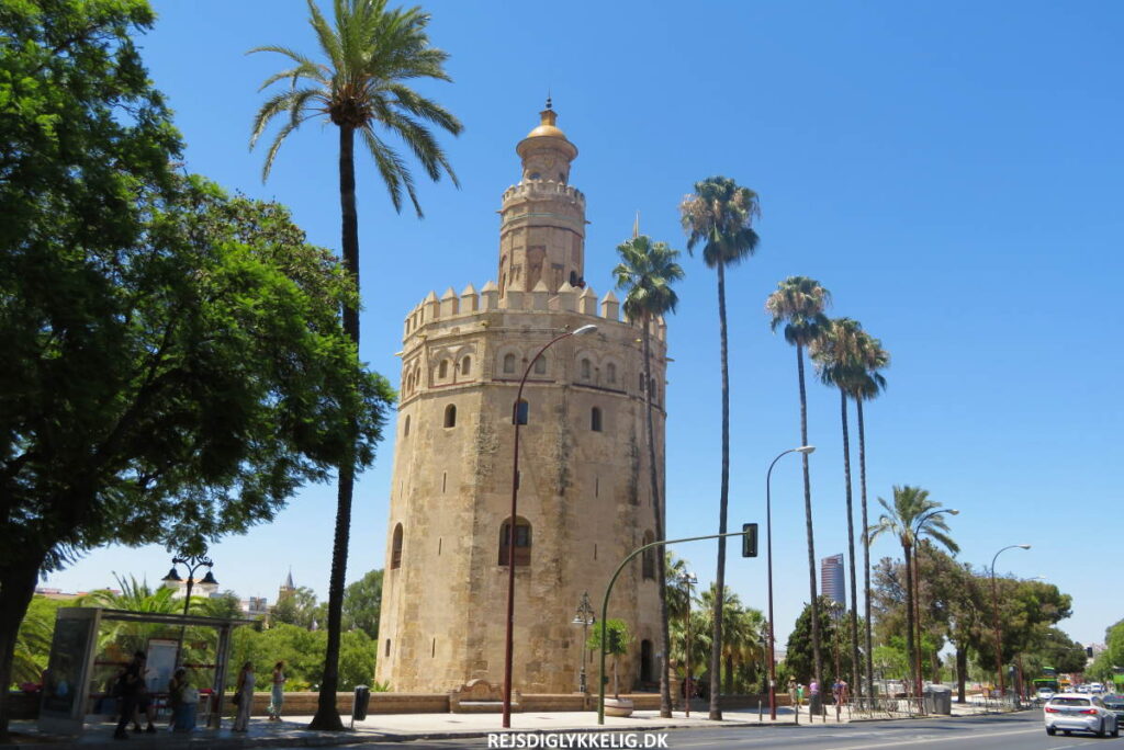 Seværdigheder og Oplevelser i Sevilla - Torre del Oro - Rejs Dig Lykkelig