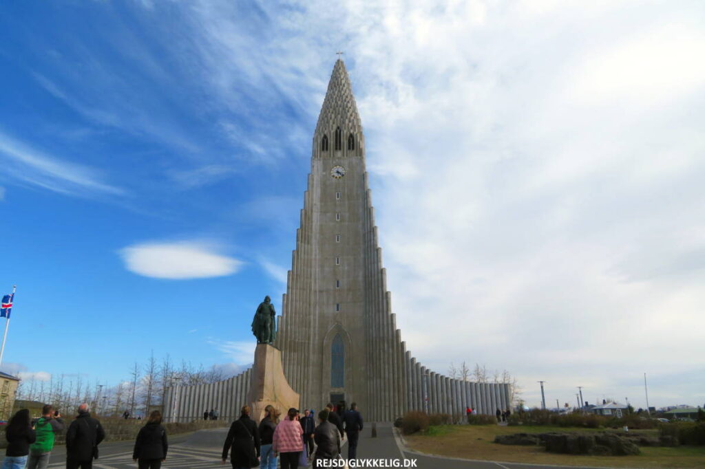 Seværdigheder og Oplevelser i Reykjavik - Hallgrímskirkja - Rejs Dig Lykkelig