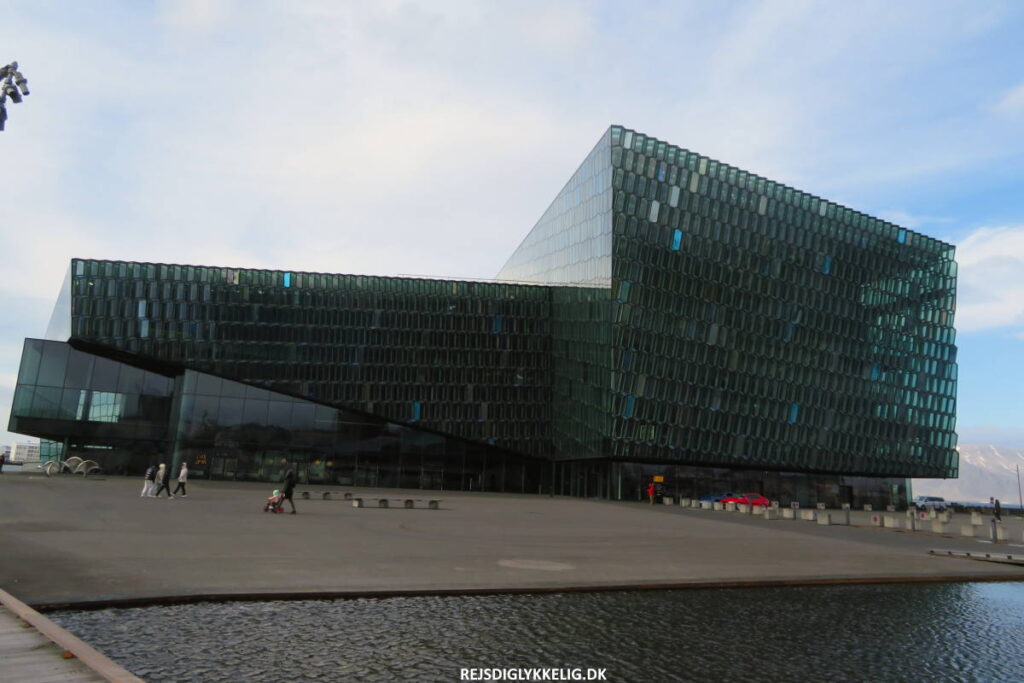 Seværdigheder og Oplevelser i Reykjavik - Harpa - Rejs Dig Lykkelig