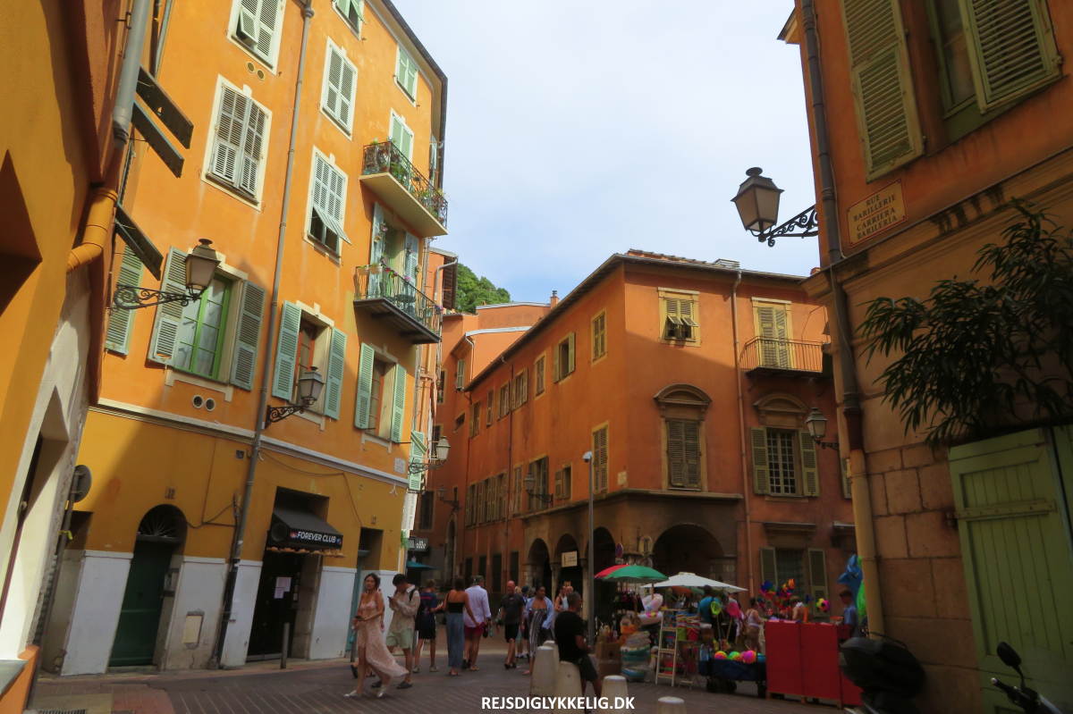 Udforsk Den Gamle Bydel i Nice - Tag på shopping - Rejs Dig Lykkelig
