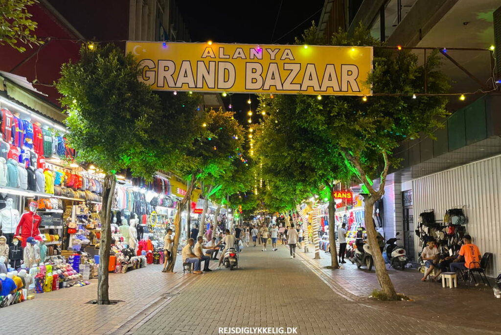 Gode Oplevelser i Alanya med Børn - Shopping i Bazaren - Rejs Dig Lykkelig