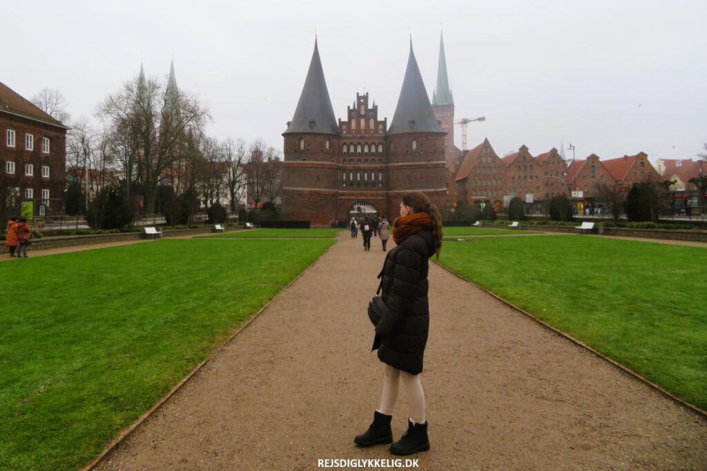 Seværdigheder og Oplevelser i Lübeck - Holstentor - Rejs Dig Lykkelig