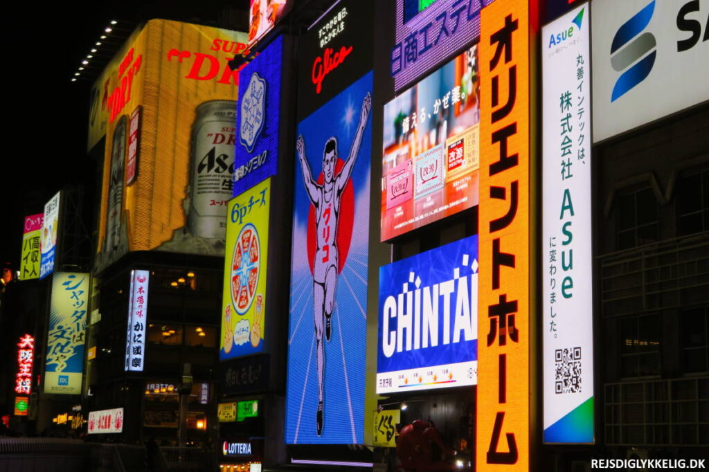 Seværdigheder og oplevelser i Osaka - Glico Man i Dotonbori - Rejs Dig Lykkelig