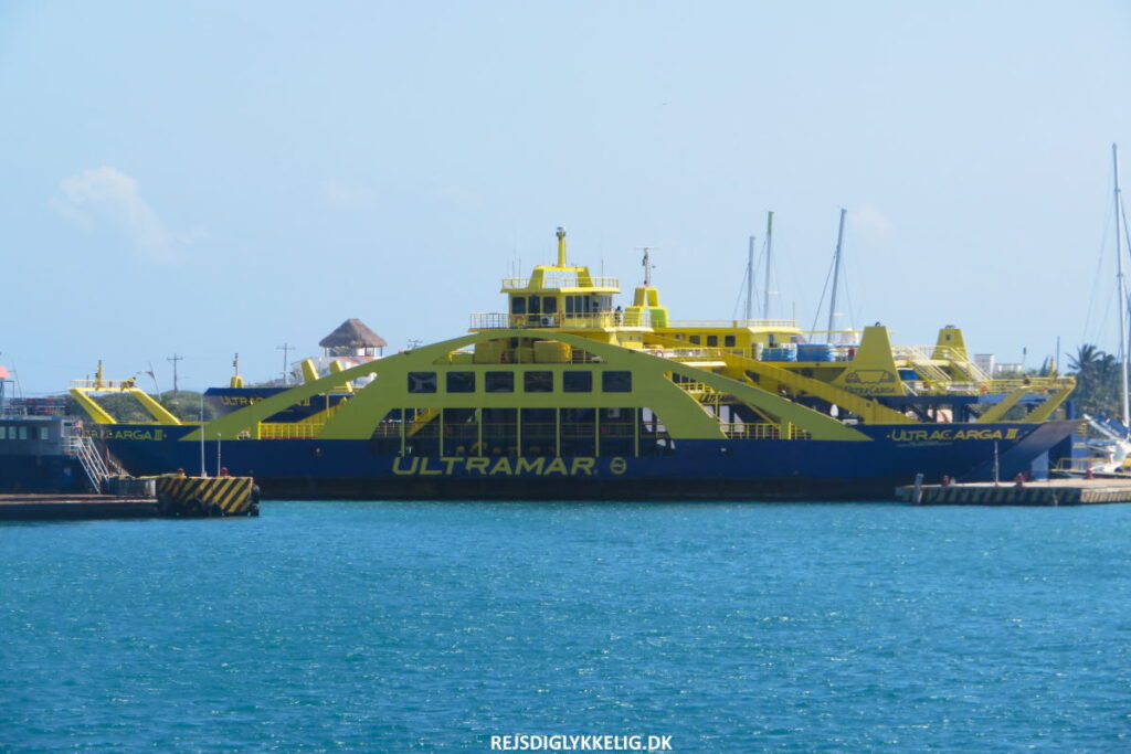 Rejseguide til Isla Mujeres - En af Ultramar færgerne - Rejs Dig Lykkelig