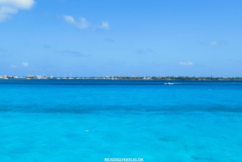 Sådan kommer du til øen - Rejs Dig Lykkelig